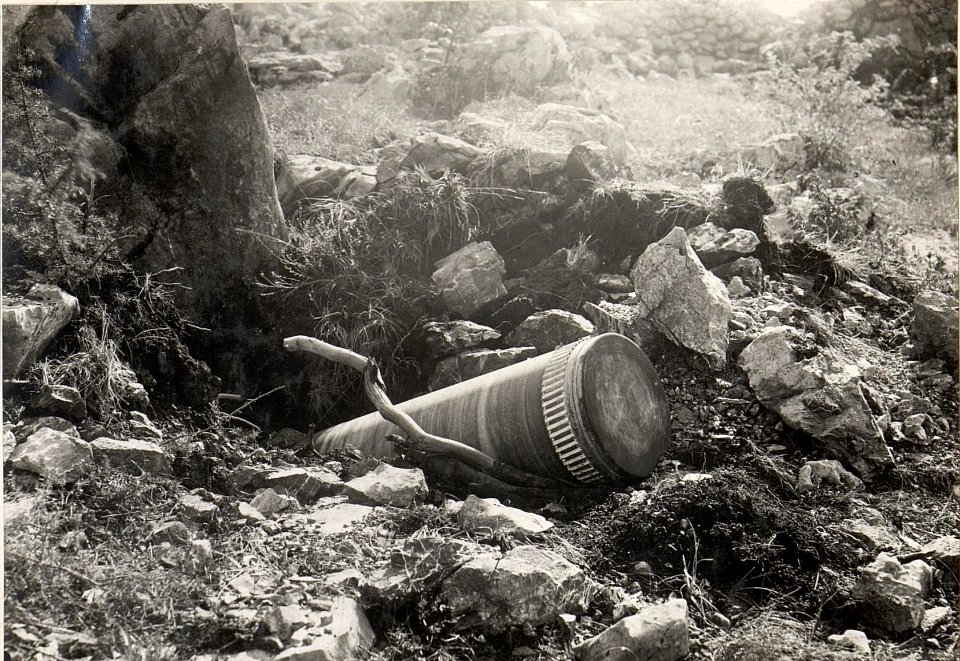 Ital.35 cm Blindgänger bei Vojscica.28.8.17. (BildID 15600662)