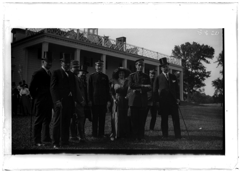 ITALIAN COMMISSION TO U.S. COMMISSION AT MOUNT VERNON LCCN2016867828