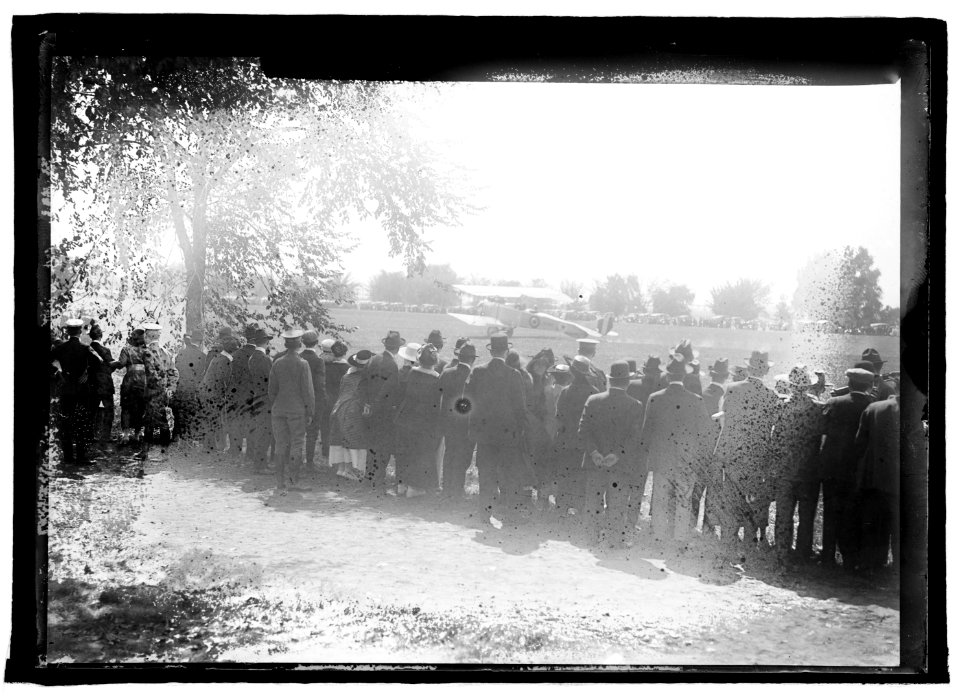 Italian plane at White House lot, (Washington, D.C.), Oct. 1917 LCCN2016851207