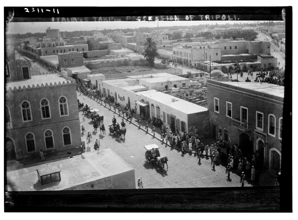Italians taking possession of Tripoli LCCN2014689838