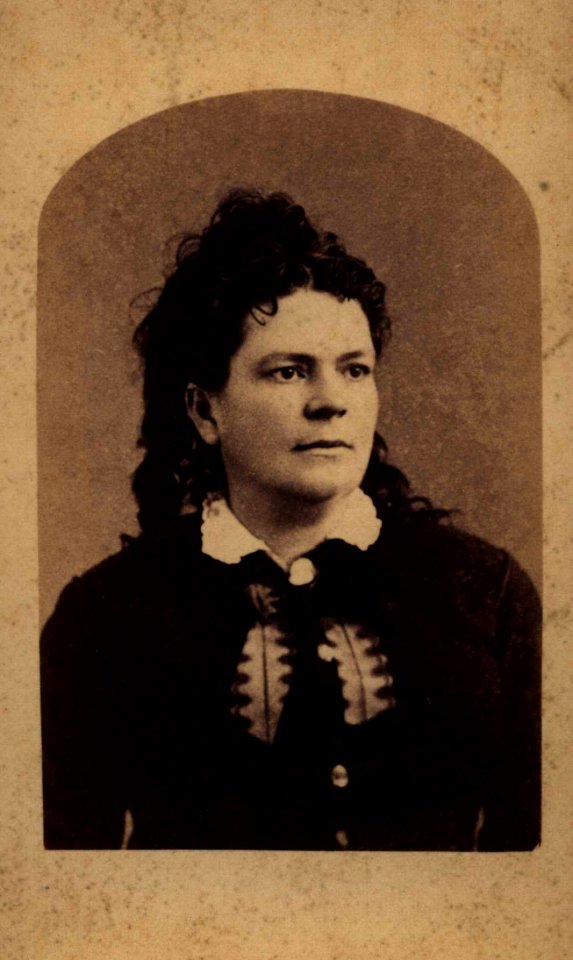 Isabella Chambelain Lyman, photograph by A. A. Montano, Mission Houses Museum Archives