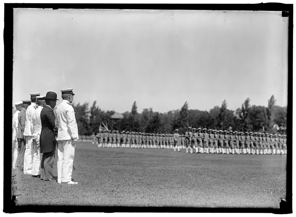 ISHII, KIKUJIRO. VISCOUNT HEAD OF JAPANESE MISION TO U.S. AT ANNAPOLIS- 3RD FROM LEFT FRONT IN 9359 AND 9360 LCCN2016868280