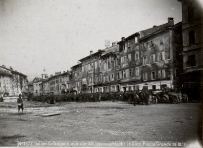 Italien.Gefangene aus der XII.Isonzoschlacht in Görz, Piazza Grande 29.10.17. (BildID 15607438)