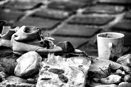 Monument mug black and white