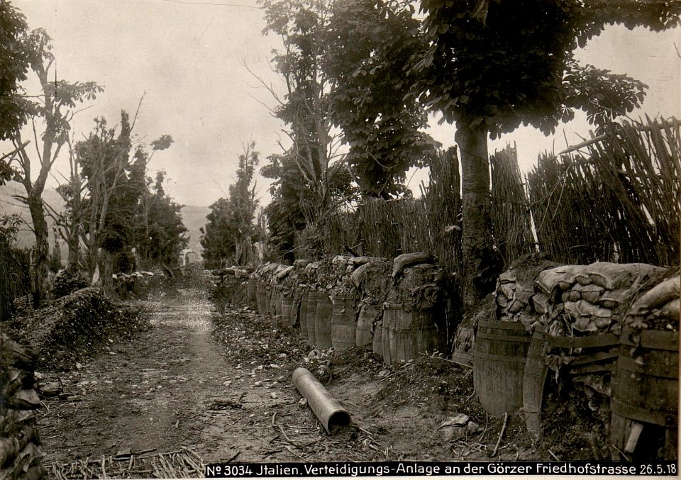 Italien.Verteidigungs-Anlage an der Görzer Friedhofstrasse 26.5.18. (BildID 15618874)