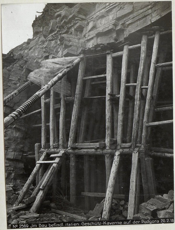 Iso Bau befindl.italien. Geschütz-Kaverne auf der Podgora 20.2.18. (BildID 15615217)