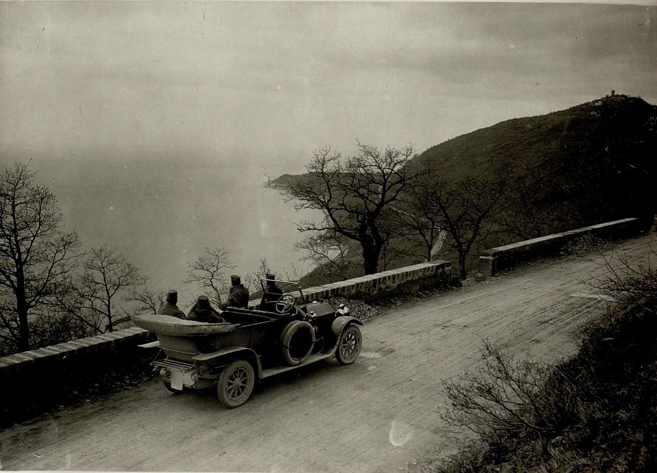 Isonzofrontreise Kaiser Karls I. am 10.4.1917 (BildID 15552247)