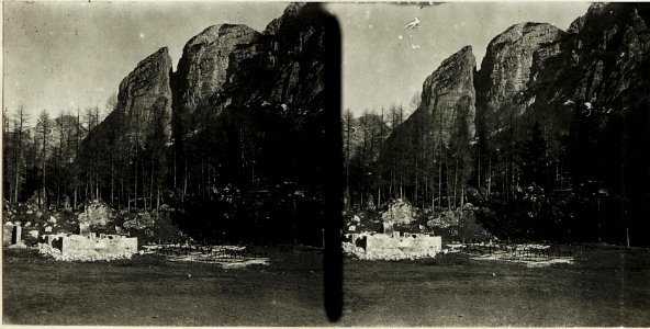 Italienischer Soldatenfriedhof bei Fiames. (BildID 15418028)