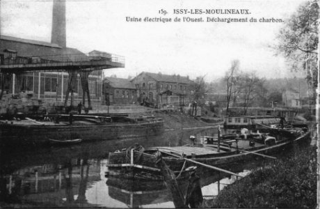 Issy-Les-Moulineaux, Usine Electrique de l'Ouest. Dechargement du charbon