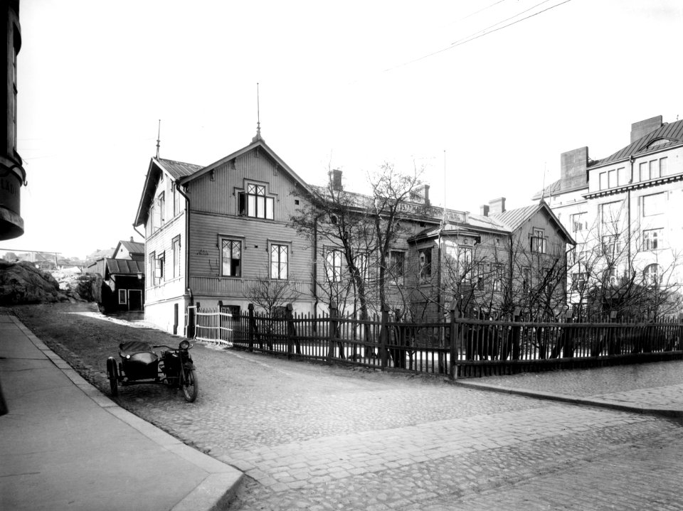 Itäinen Viertotie 24. (Hämeentie) jossa toimi Alli Trygg-Heleniuksen Kansankoti - N25318 (hkm.HKMS000005-km003k6p)