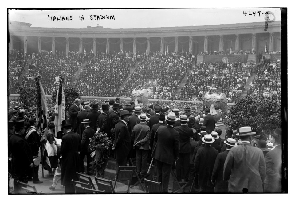 Italians in stadium LCCN2014704902