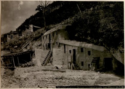 Italien. Beton Unterstände bei Plava 20.5.18. (BildID 15618194)