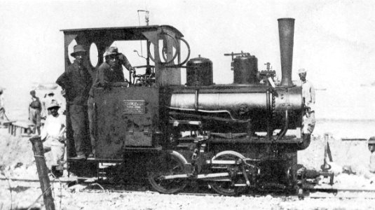 Italian narrow gauge steam locomotive in Valona (24 July 1916)
