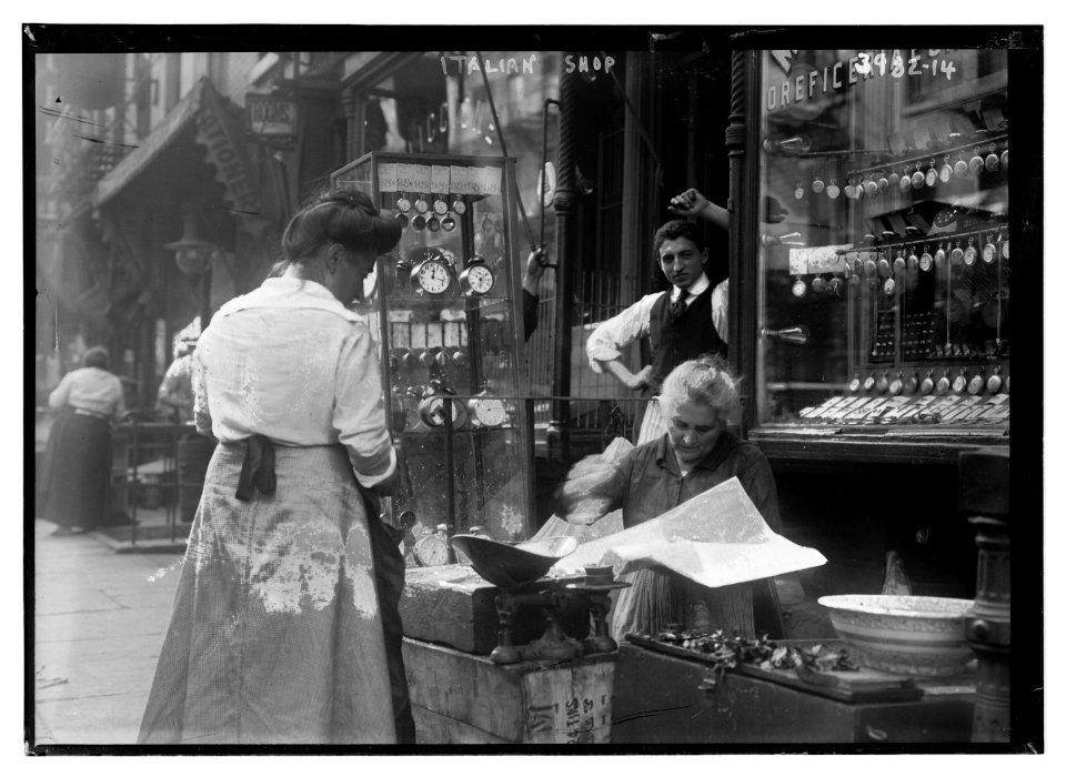 Italian shop LCCN2014702784