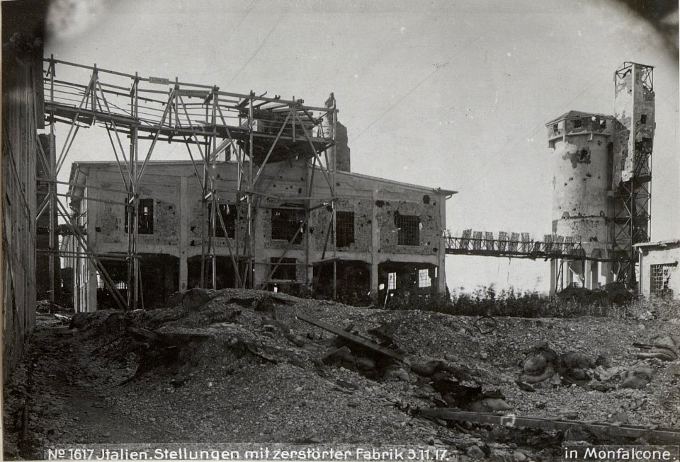 Italien.Stellungen mit zerstörter Fabrik 3.11.17. in Monfalcone. (BildID 15607746)