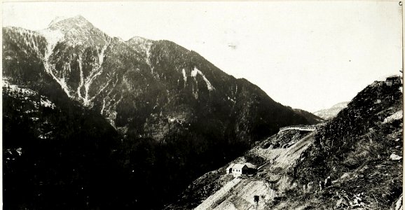 Italienische Stellung bei Venas mit Monte Rite. (BildID 15418091)