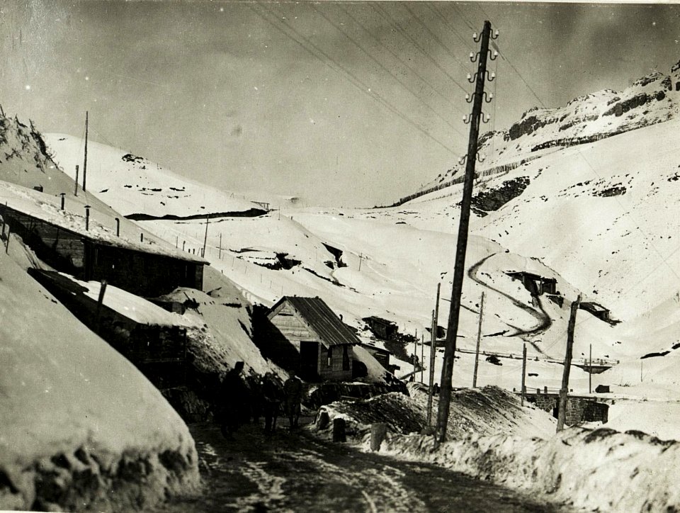 Italienische Unterstände am Rollepass. (BildID 15416255)