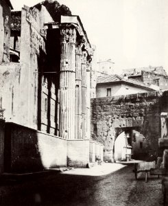 Italienischer Photograph um 1865 - Der Arco dei Pantani und der Mars Ultor-Tempel (Zeno Fotografie) photo