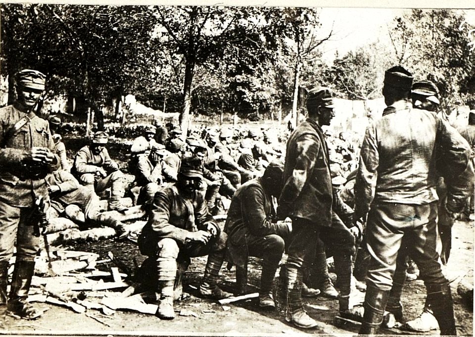 Italienische Kriegesgefangene aus der 8. Isonzoschlacht in Haidenschaft (BildID 15595377)