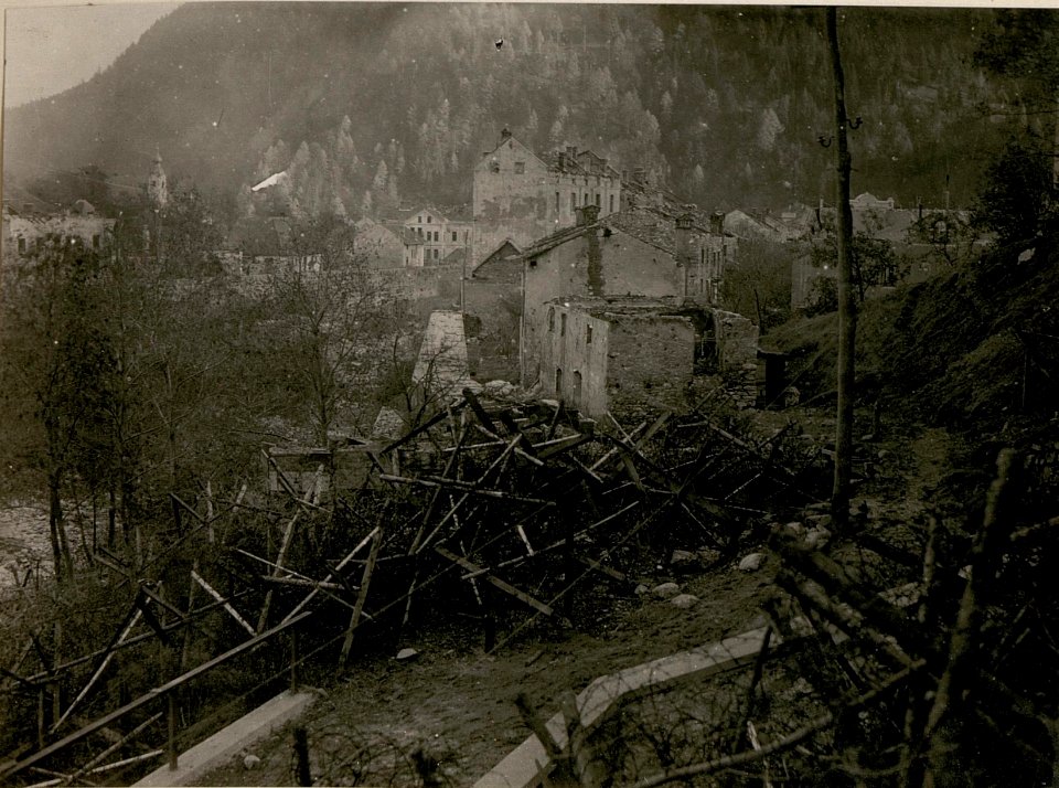 Itl. Drahtverhaue in Pontebba. (BildID 15507227)