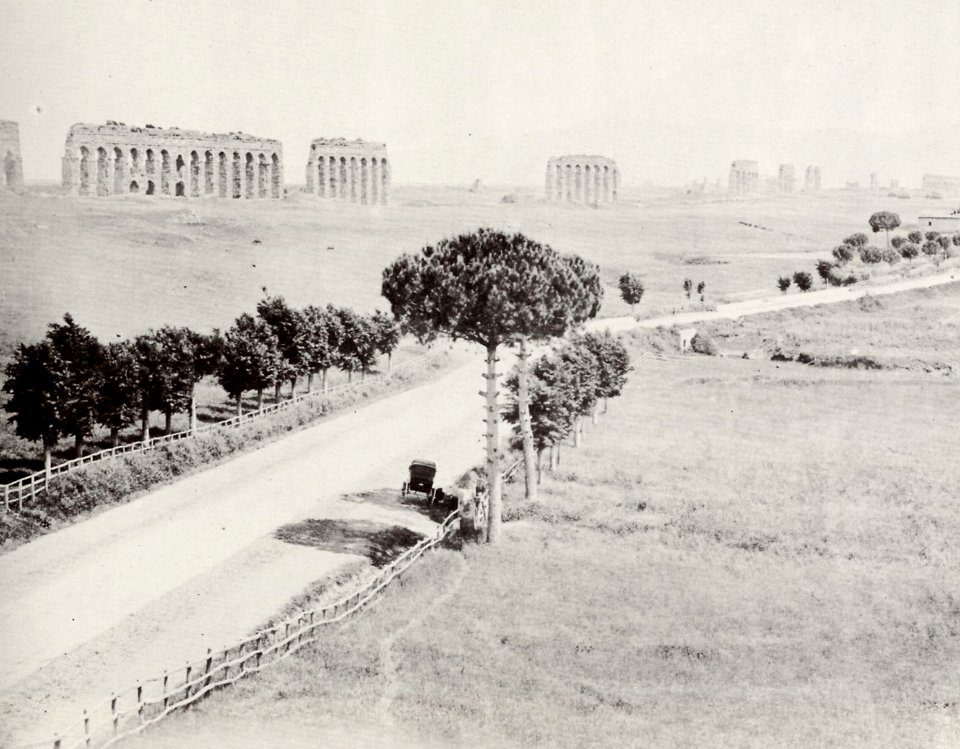 Italienischer Photograph um 1878 - Die Via Appia Nuova und die Aqua Claudia (Zeno Fotografie)