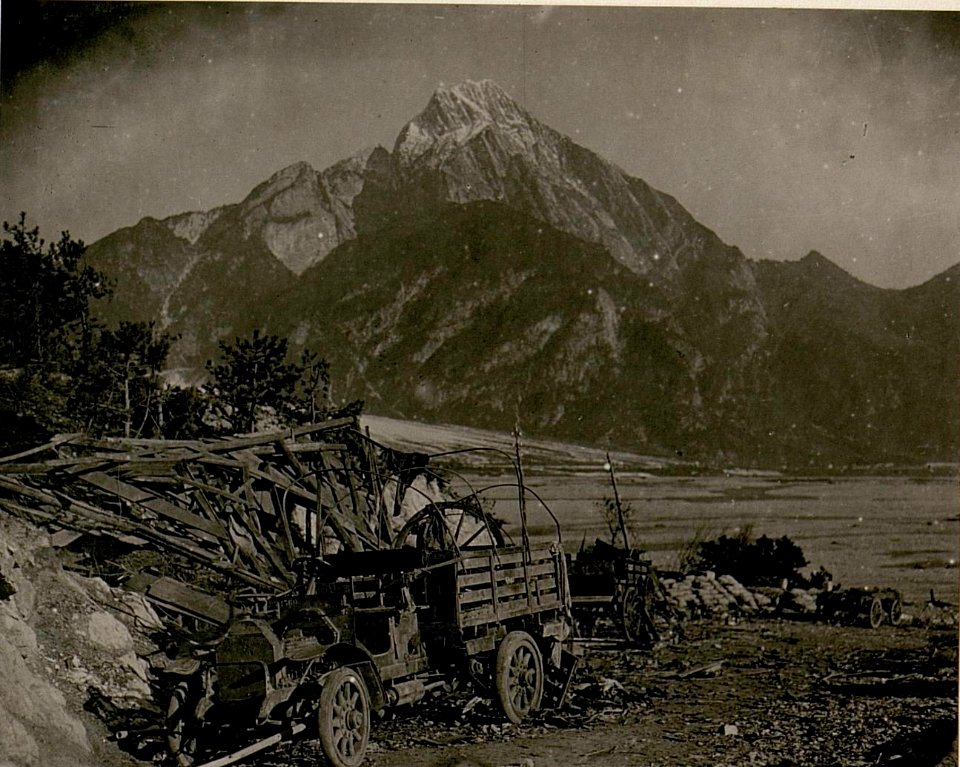 Itl.Autos am Tagliamento-Brückenkopf bei Tolmezzo. (BildID 15508214)