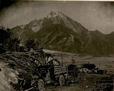 Itl.Autos am Tagliamento-Brückenkopf bei Tolmezzo. (BildID 15508214)