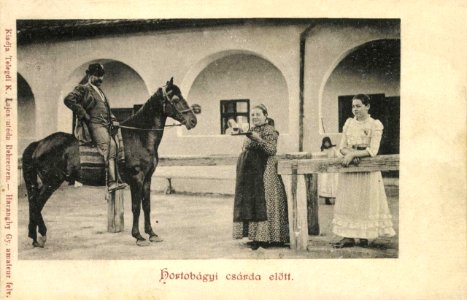 Haranghy György Hortobágyi csárda előtt 0124169 (tiszta)