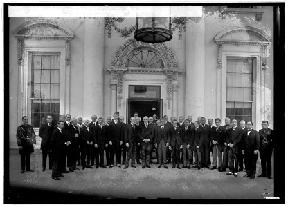 Harding & Central American delegates, (12-4-22) LCCN2016846968