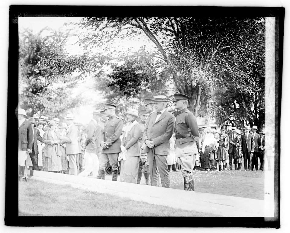 Harding & Pershing at polo game LOC npcc.04420