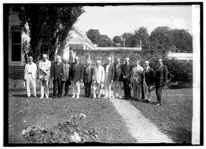 Harding & traveling salesmen group, 8-18-22 LCCN2016846646