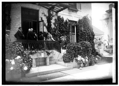 Harding at Annapolis, (5-29-22) LCCN2016846381