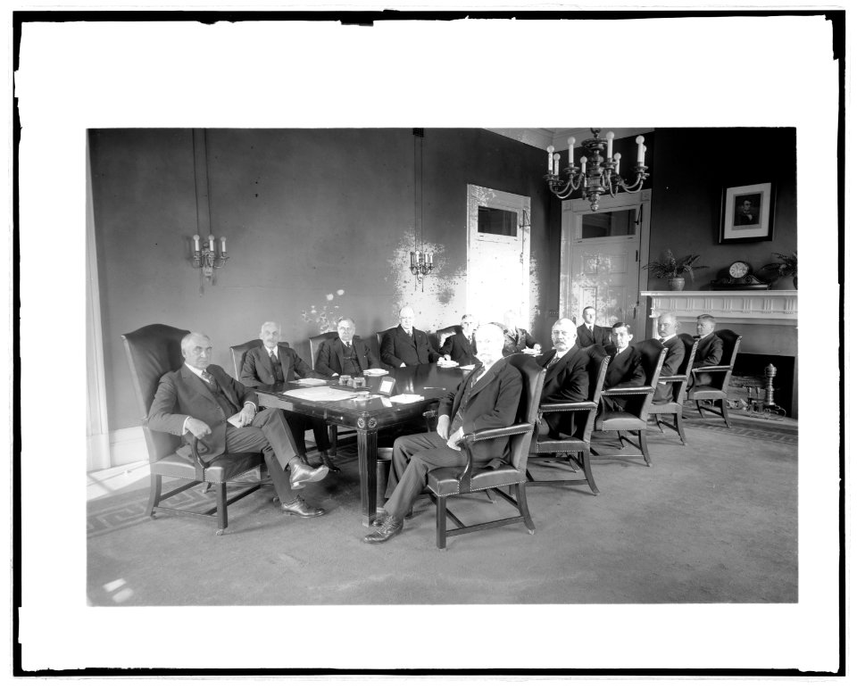 Harding Cabinet group LCCN2016823709
