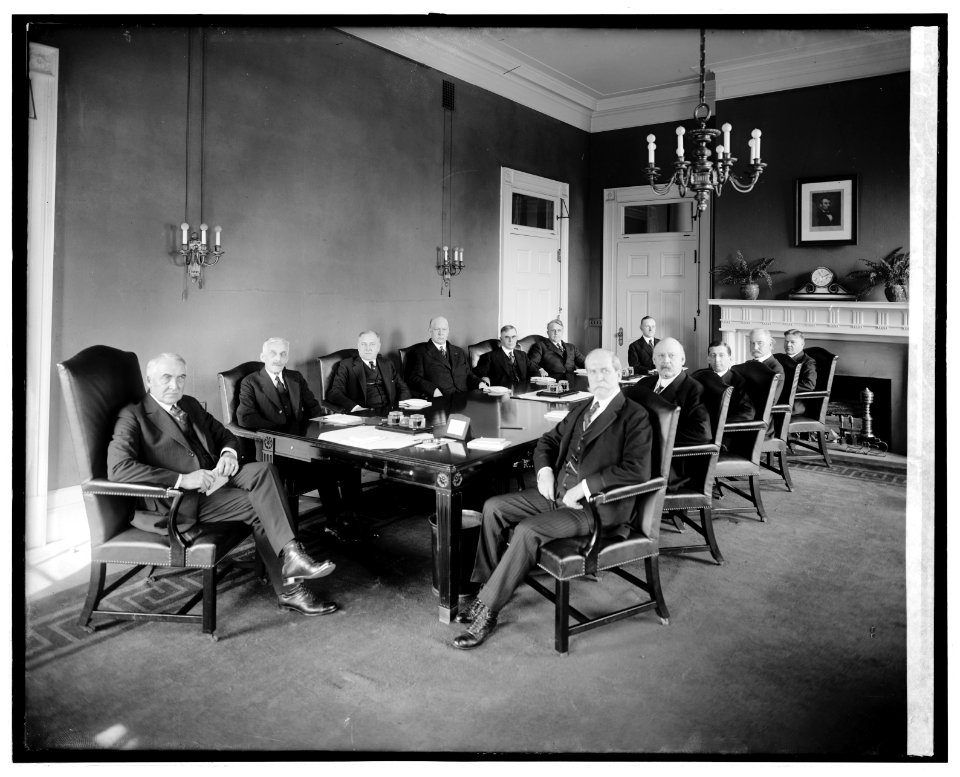 Harding Cabinet group LCCN2016823708