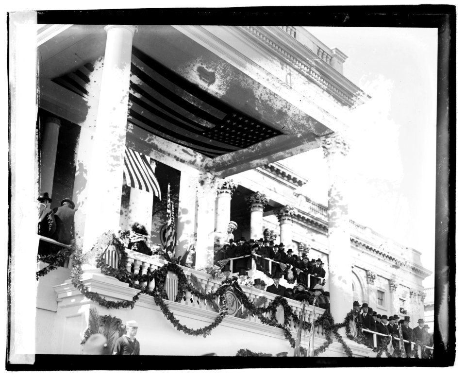 Harding delivering Inaugural address LOC npcc.03615