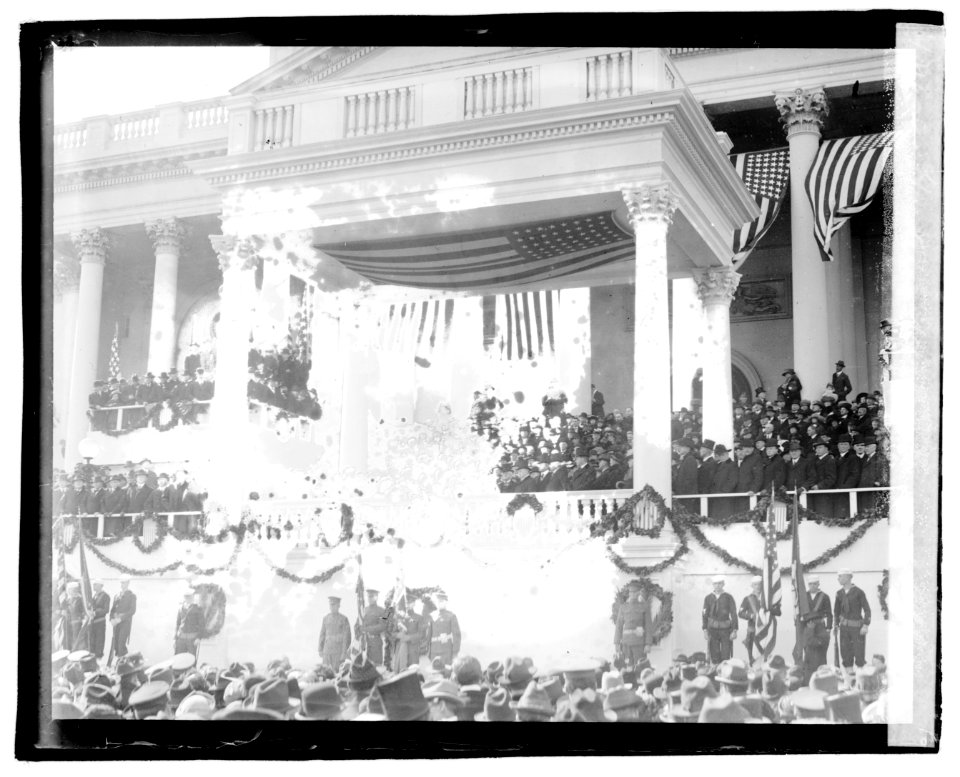 Harding delivering Inaugural address LOC npcc.03614
