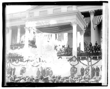 Harding delivering Inaugural address LOC npcc.03614