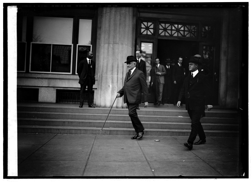 Harding leaving Interstate Commerce, 10-15-21 LCCN2016845709