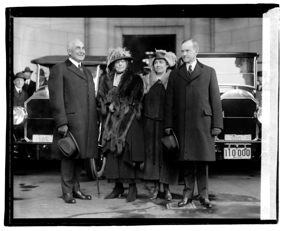 Harding, Mrs. H., Mrs. C. & Coolidge LOC npcc.03635