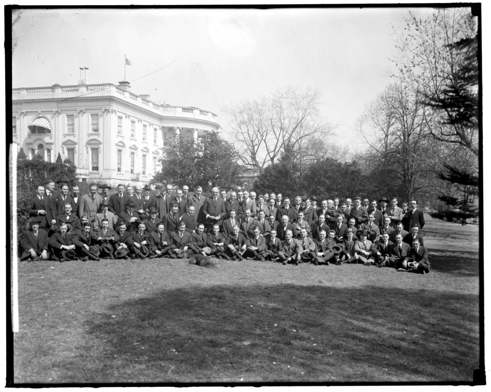 HARDING, WARREN G. WITH NEWSPAPER CORRESPONDENTS LCCN2016861776 photo