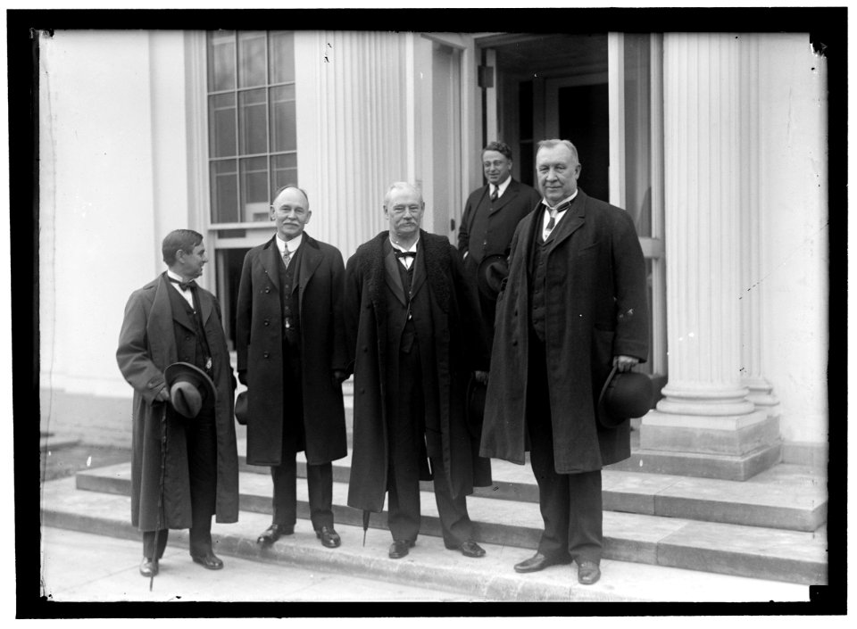 HARDWICK, THOMAS WILLIAM, REP. FROM GEORGIA, 1902-1914; SENATOR, 1914-1919; GOVERNOR, 1921-1923. GROUP- HARDWICK, DR. M.L. BRITTAIN, GA. COMMR. ED.; N.A. HARRIS, GOVERNOR OF GEORGIA; SEN. LCCN2016866582