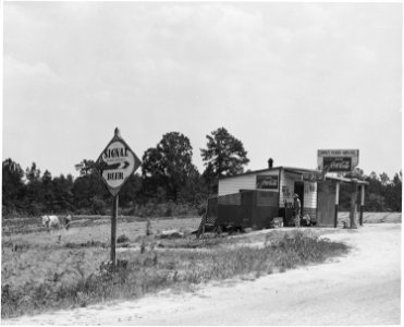 Harmony Community, Putnam County, Georgia. Located on main highway that runs through the edge of the . . . - NARA - 521272