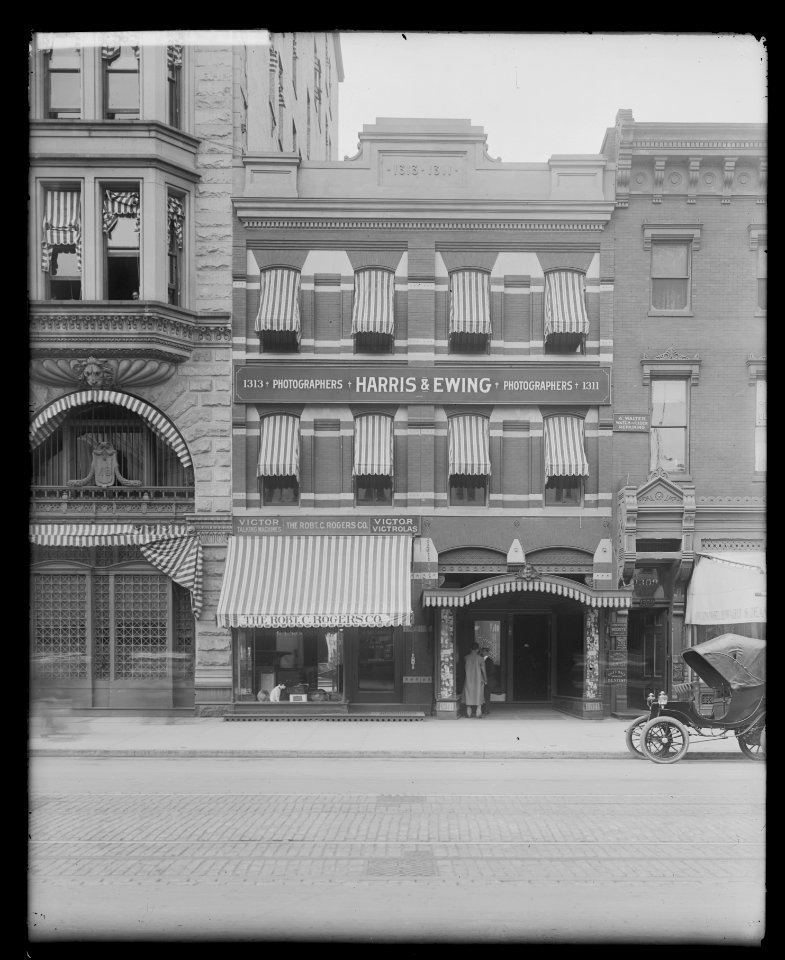 Harris & Ewing, exterior, old studio LCCN2007685837
