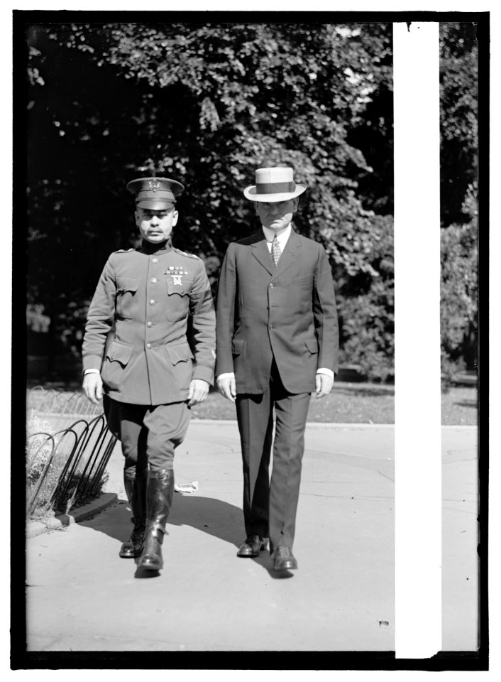 HARRIS, PETER CHARLES. MAJOR GENERAL, U.S.A. LEFT, WITH BROTHER, SEN. WILLIAM J. HARRIS, DIRECTOR OF CENSUS, 1913-1915; FEDERAL TRADE COMMR., 1915-1918; SENATOR FROM GEORGIA, 1919-1925 LCCN2016870309