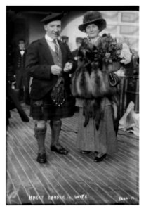 Harry Lauder & wife LCCN2014700233