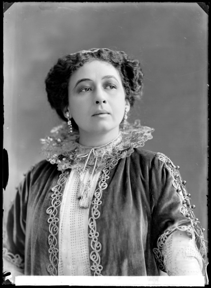 Harriet Bosse in Maria Stuart i Skottland at Kungliga Dramatiska teatern 1911 - SMV - NB103