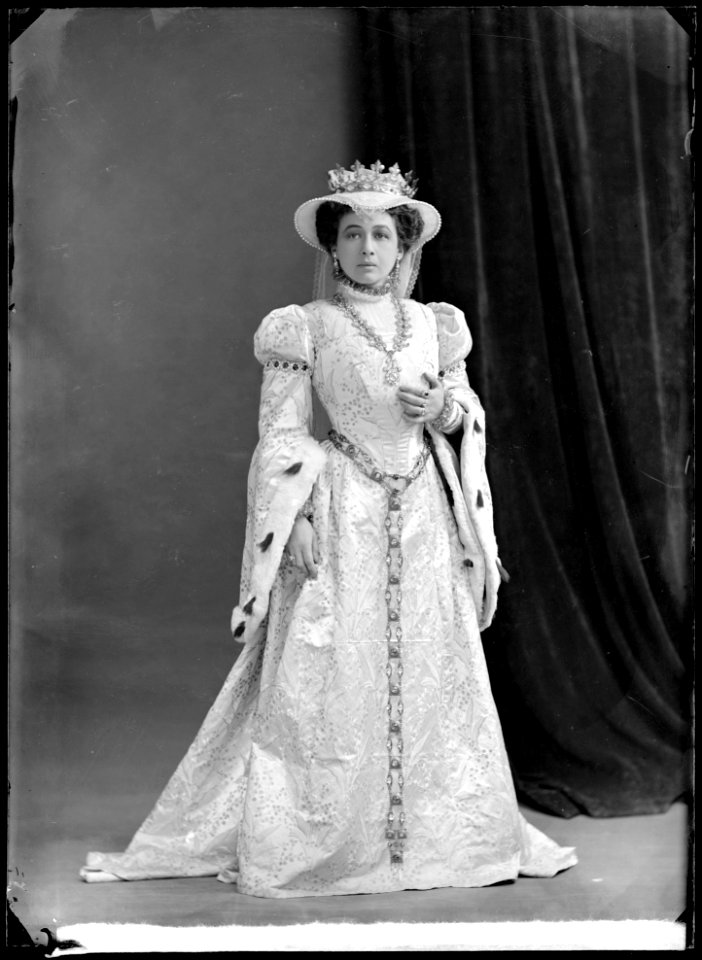 Harriet Bosse in Maria Stuart i Skottland at Kungliga Dramatiska teatern 1911 - SMV - NB101