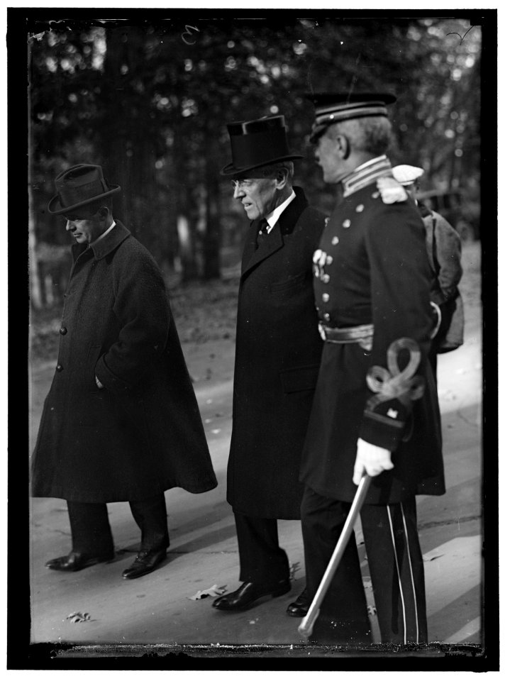 HARTS, WILLIAM W. COL., U.S.A.; MILITARY AIDE TO PRESIDENT WILSON. AT ARLINGTON WITH PRESIDENT LCCN2016865947