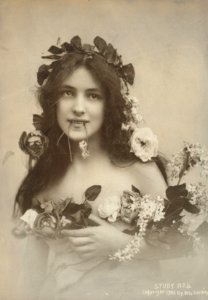 Harvard Theatre Collection - Evelyn Nesbit TCS 2 (seq 3) photo