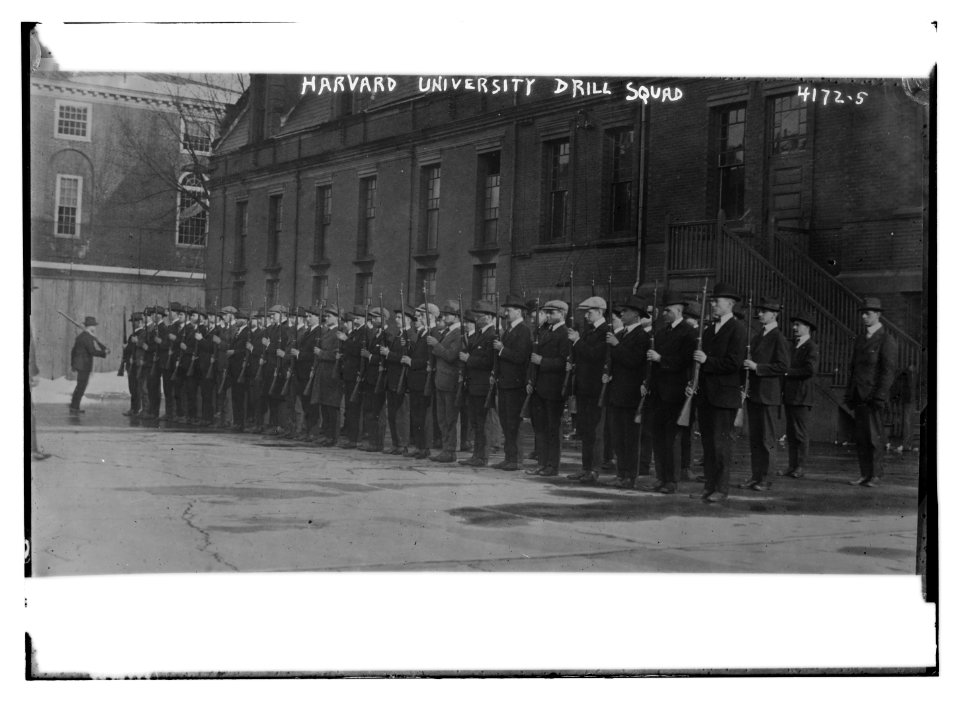 Harvard University drill squad LCCN2014704287